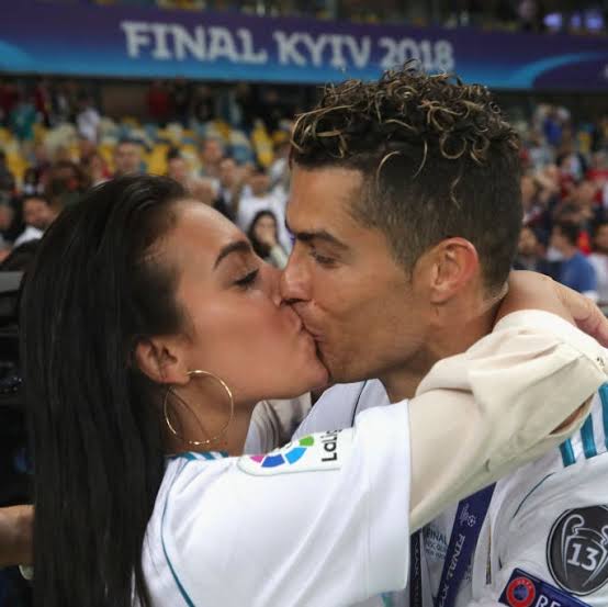 ronaldo with wife